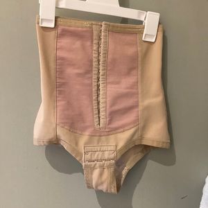 Belle fit postpartum binder XS